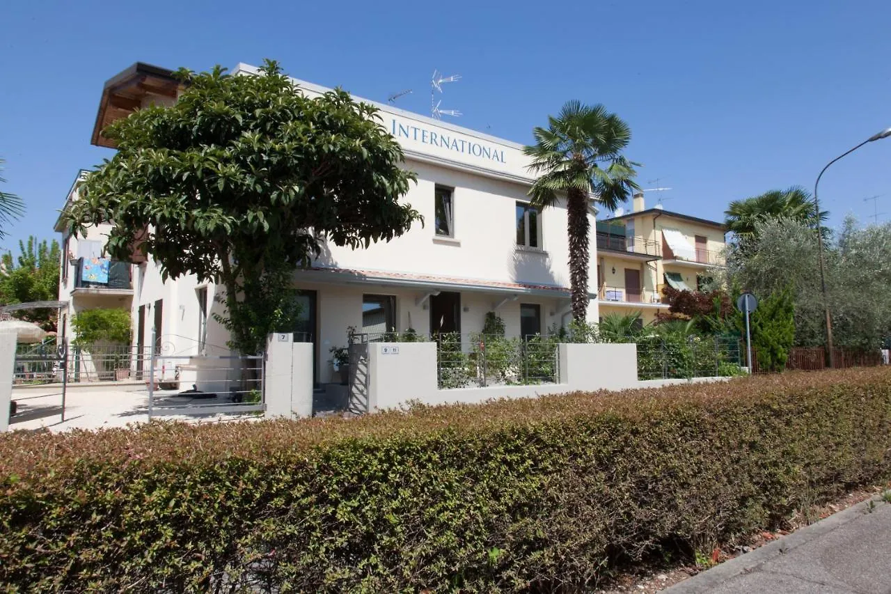 International Rooms & Apartments Sirmione 0*,