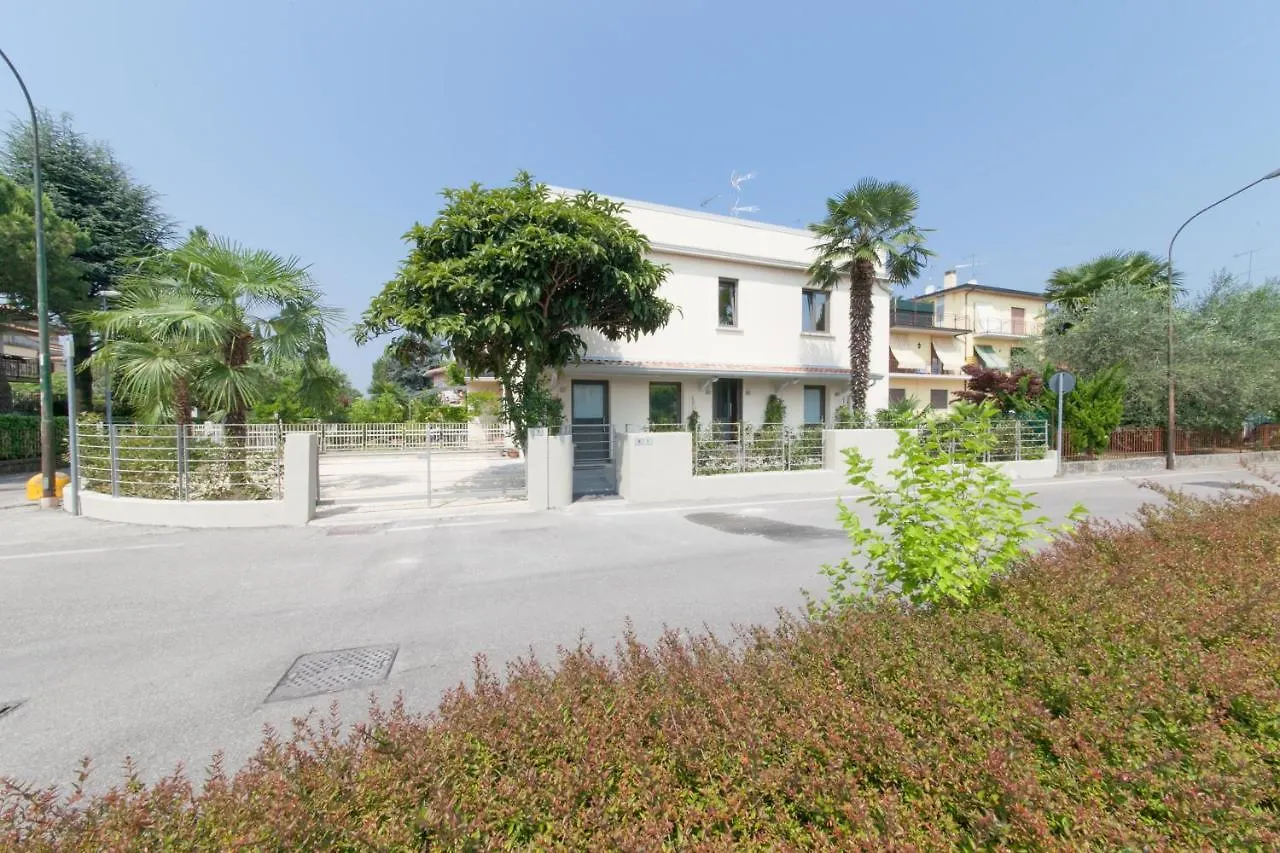 International Rooms & Apartments Sirmione