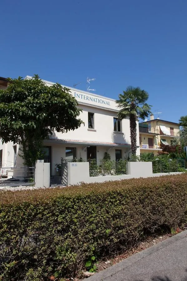 International Rooms & Apartments Sirmione Italia