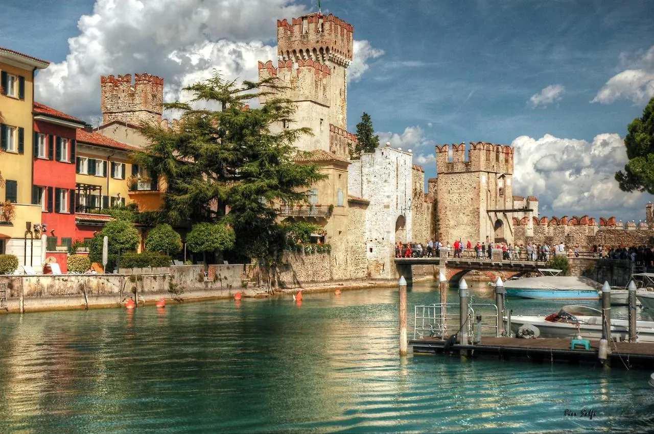 International Rooms & Apartments Sirmione