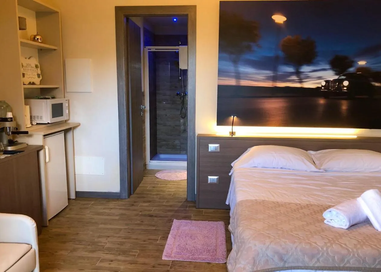 International Rooms & Apartments Sirmione 0*,  Italia