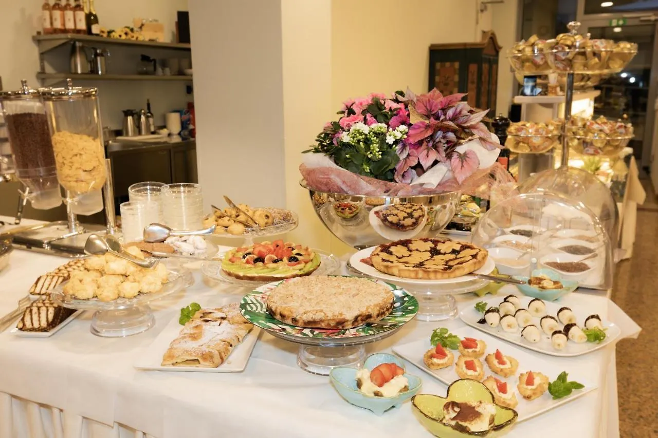 International Rooms & Apartments Sirmione