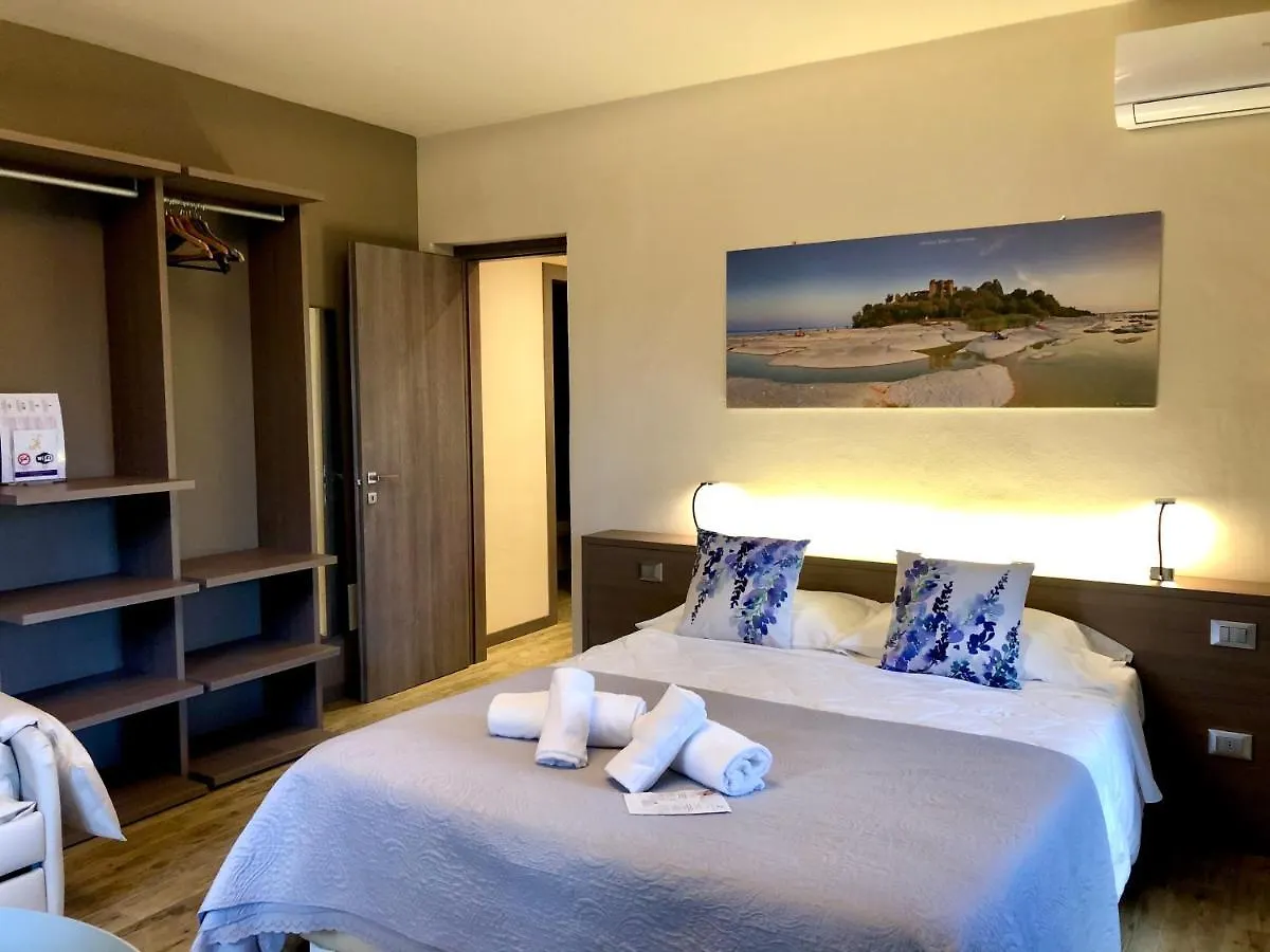 International Rooms & Apartments Sirmione