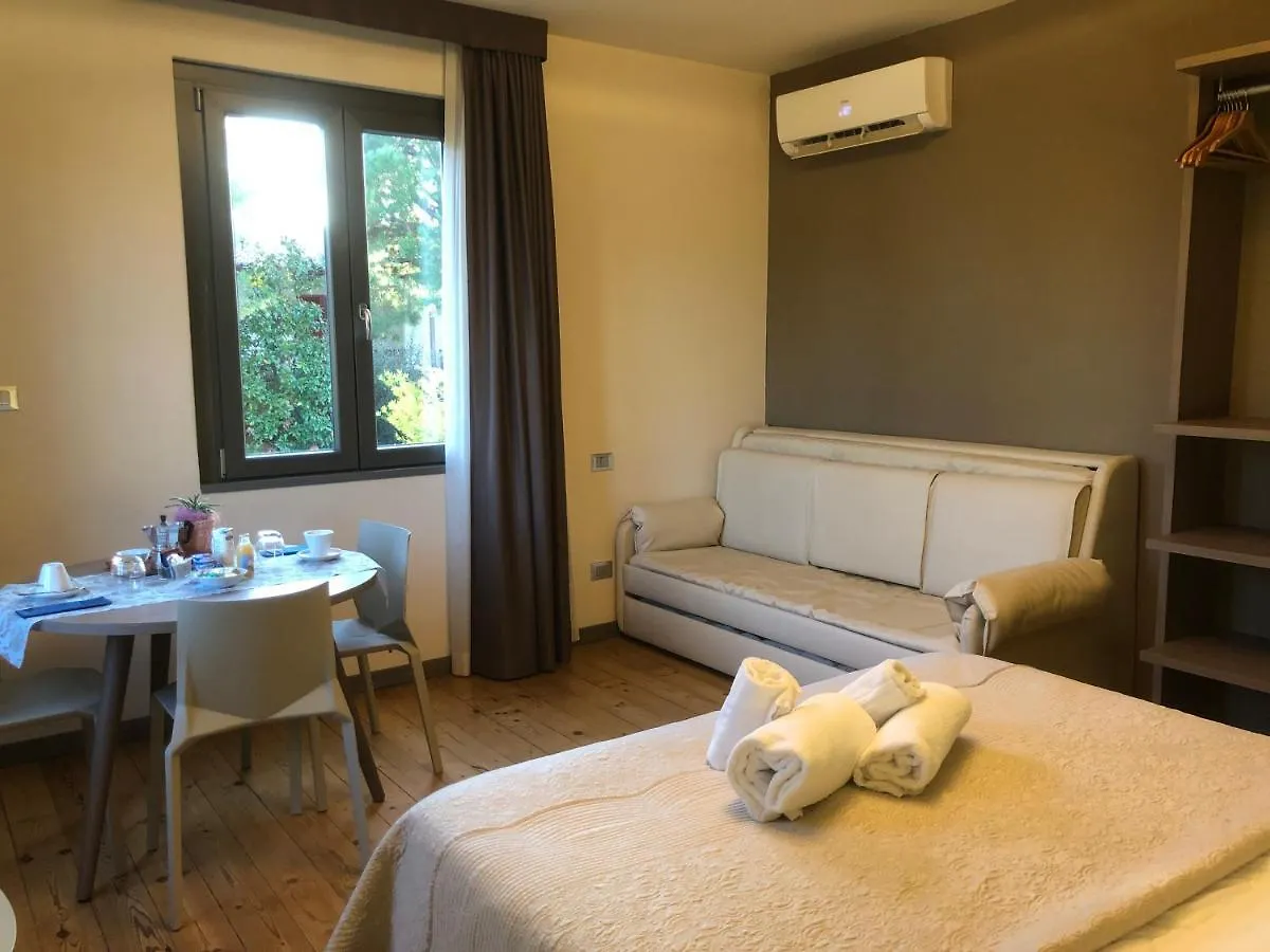 International Rooms & Apartments Sirmione