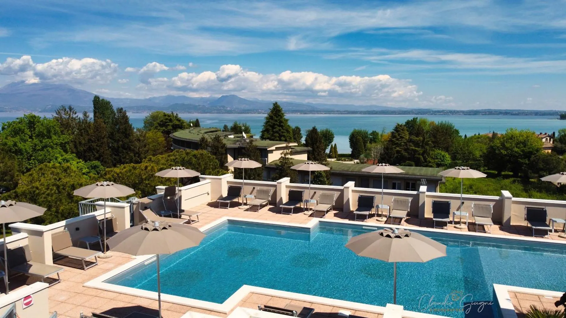 International Rooms & Apartments Sirmione 0*,  Itálie