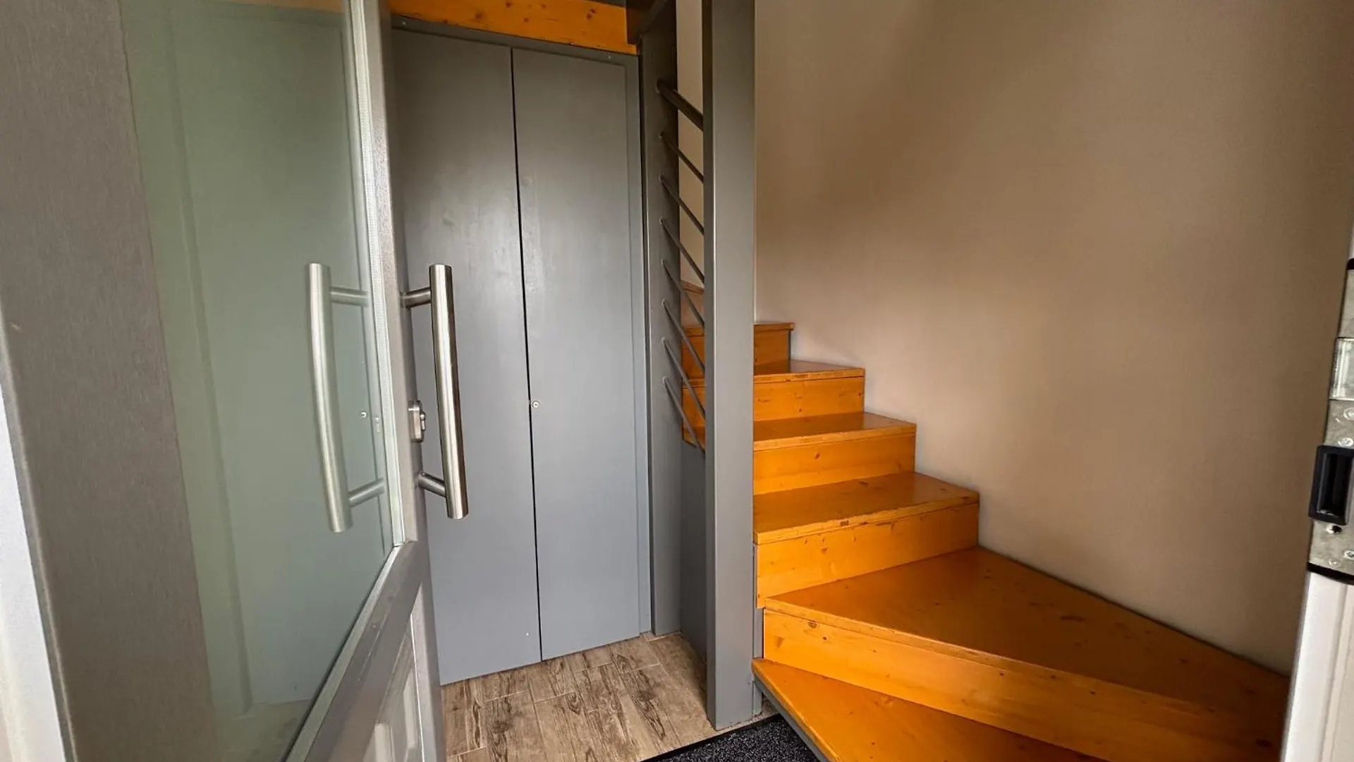 סירמיונה International Rooms & Apartments